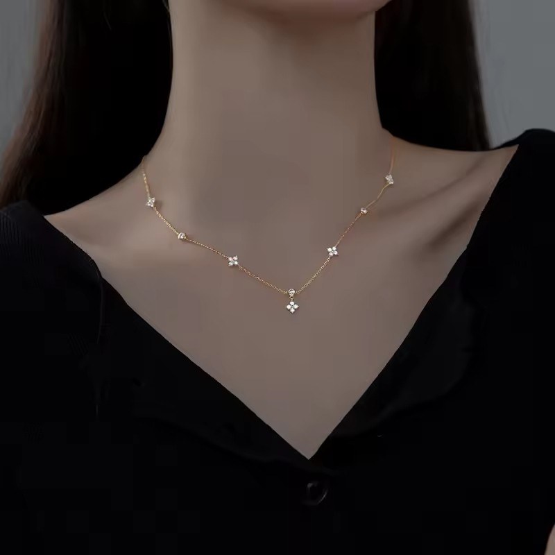 Fashion Fine Jewelry 925 Sterling Silver Geometric Four Leaf Flower Round Diamond Pendant Gold Plated Necklaces for Women